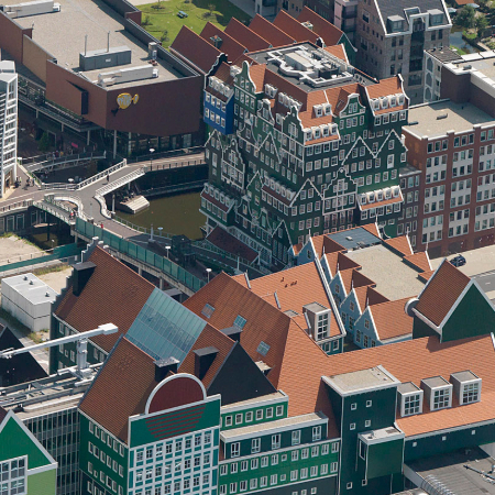 Luchtfoto van centrum Zaandam